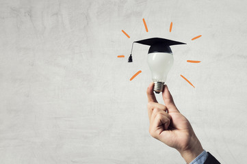 七座汽车是六年免检吗