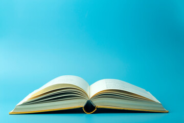 七座汽车是六年免检吗