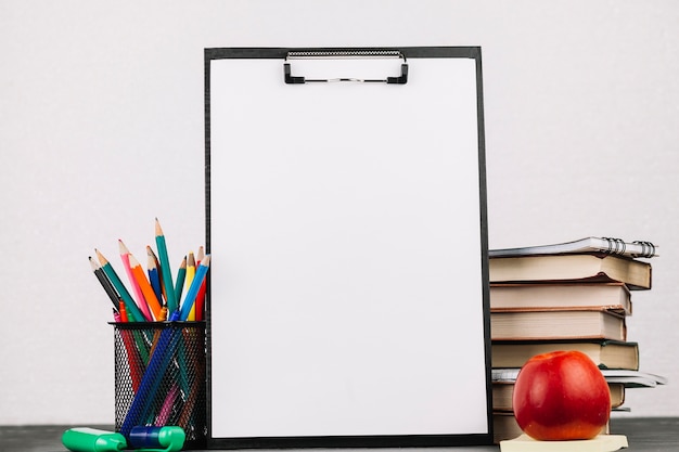 七座汽车是六年免检吗